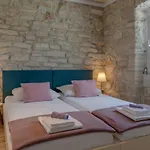 Traditional Stone House With Swimming Pool Villa Lumbarda