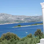 Traditional Stone House With Swimming Pool Villa *