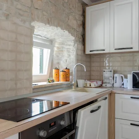 Traditional Stone House With Swimming Pool * Lumbarda