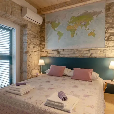 فيلة Traditional Stone House With Swimming Pool *