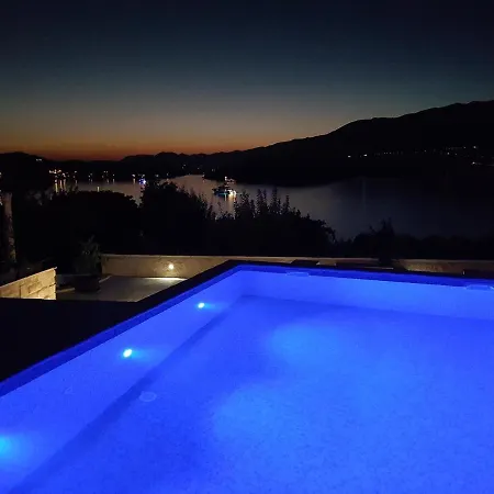 فيلة Traditional Stone House With Swimming Pool