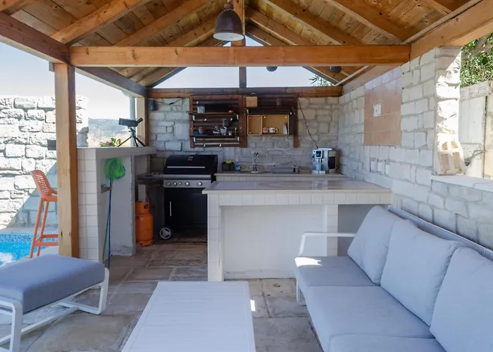 Traditional Stone House With Swimming Pool *