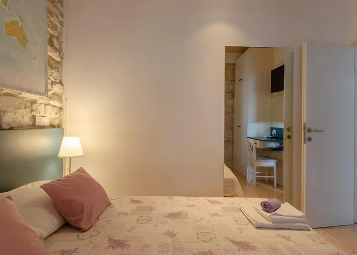 Villa Traditional Stone House With Swimming Pool Lumbarda