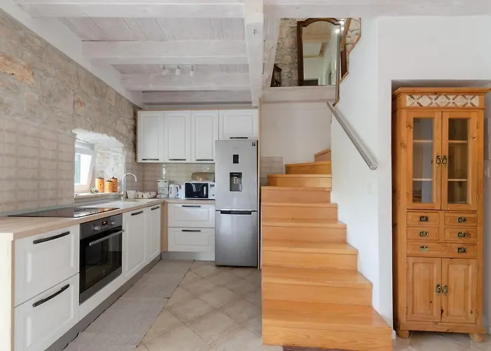 Villa Traditional Stone House With Swimming Pool Lumbarda