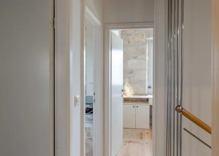 Traditional Stone House With Swimming Pool Villa