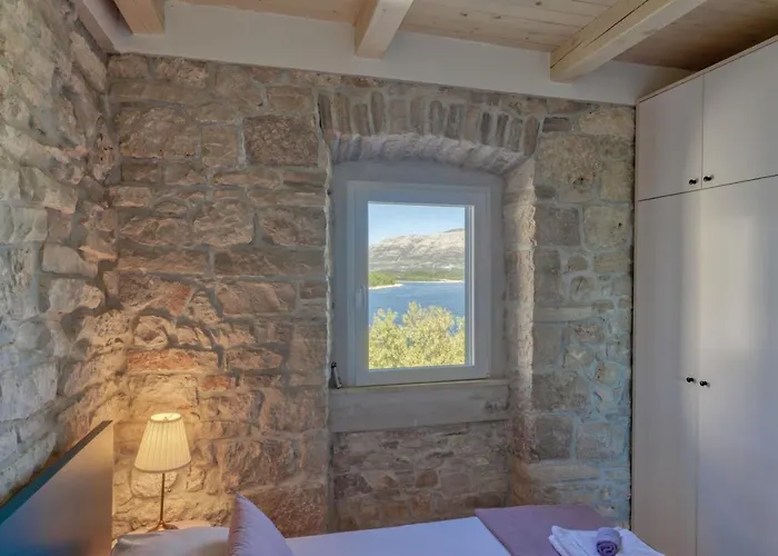 Villa Traditional Stone House With Swimming Pool Lumbarda