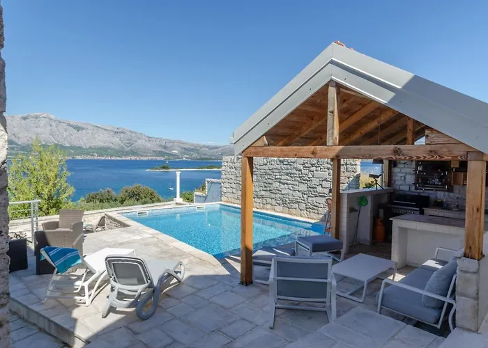 Traditional Stone House With Swimming Pool Villa