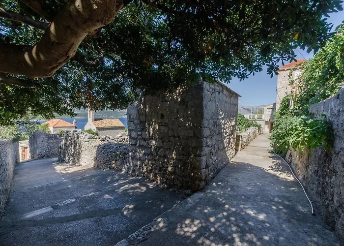 Traditional Stone House With Swimming Pool *